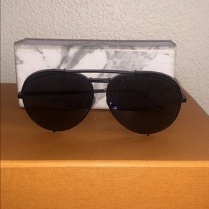 DIFF x KHLOE KARDASHIAN AVIATOR SUNGLASSES